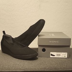 EUC Vionic Jacey Knit Black wedge shoes size 11W